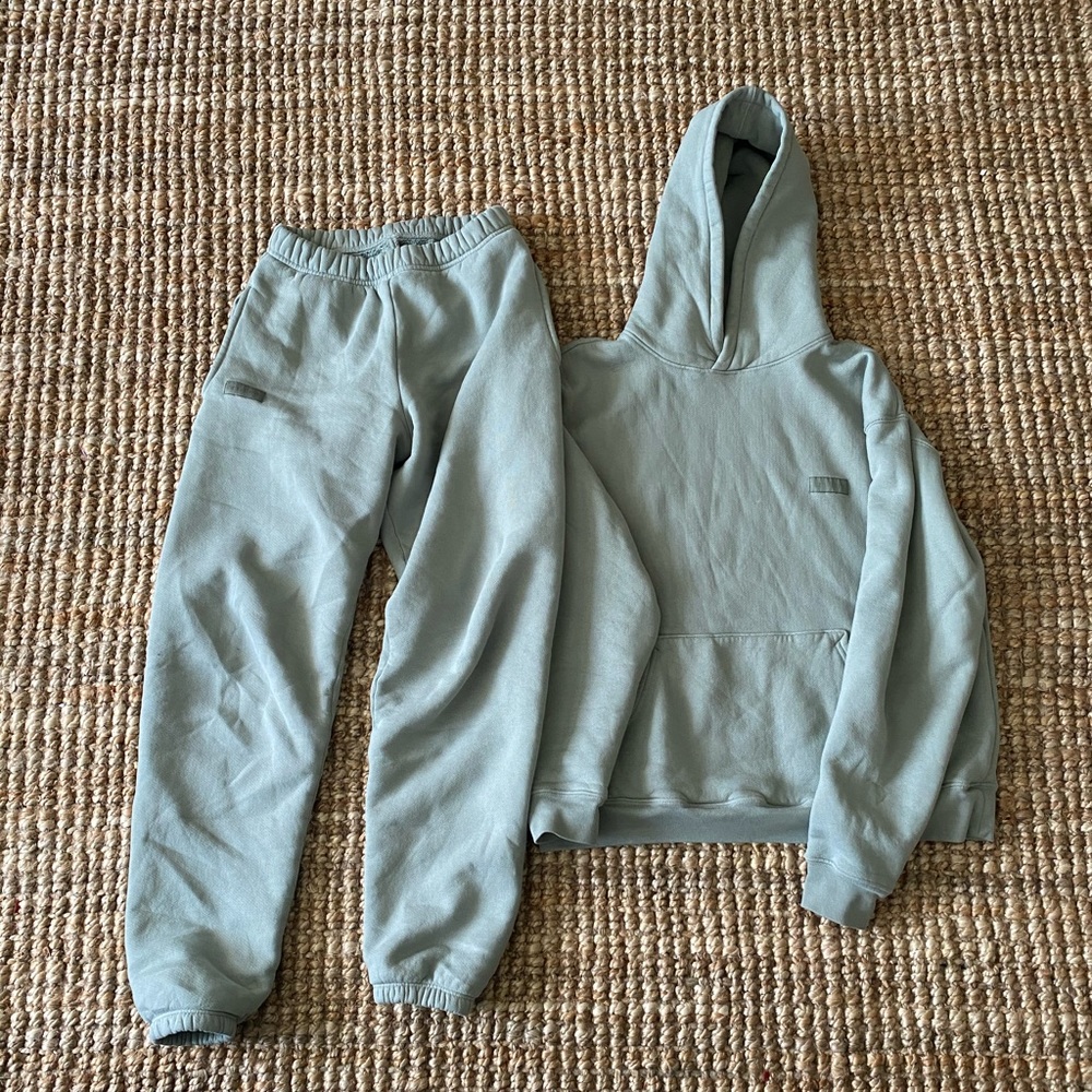 Set active olive sweats. Hoodie and sweatpants (s)